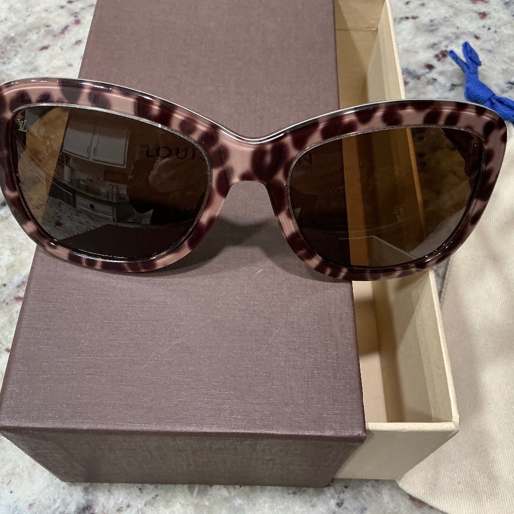 Authentic Louis Vuitton Sunglasses